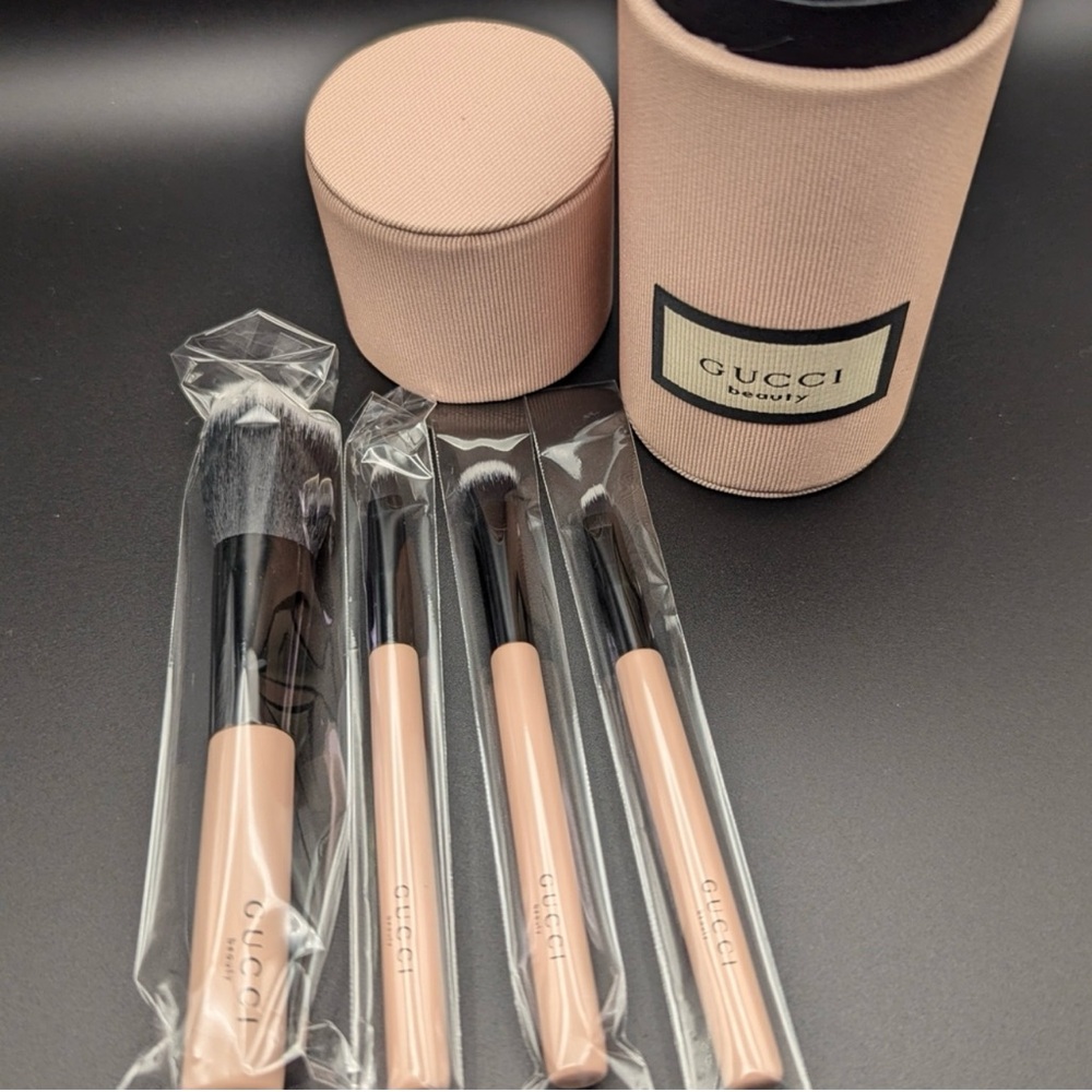 Gucci Makeup Brushes Professional Set (NIB)